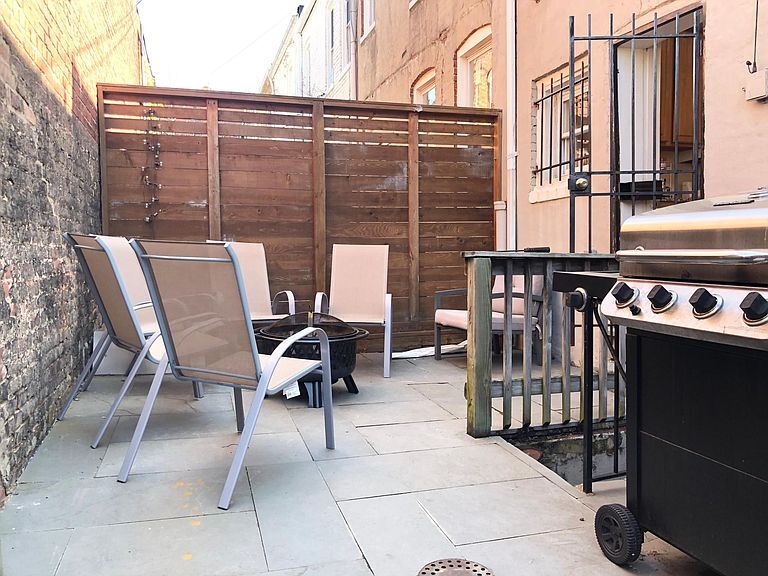 Building Photo - 787 Fairmont St NW