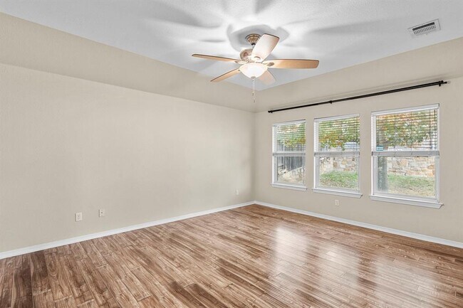 Building Photo - 318 Pond View Pass