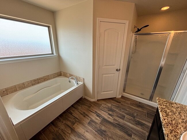 Building Photo - 3 bed 2 bath 2 car garage in Lone Star Trails!