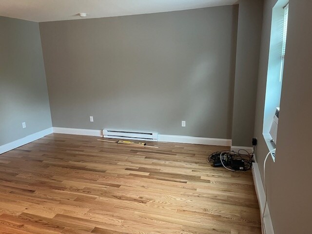 Living room - 85 N Main St