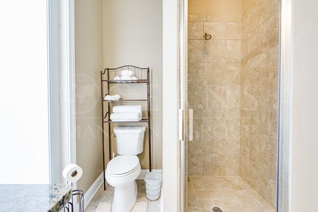 Building Photo - Welcome to Coastal Living at its Finest!