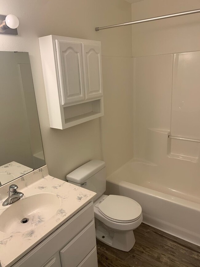 Building Photo - 3 BEDROOM OSGOOD TWIN HOME  -  PETS WELCOME