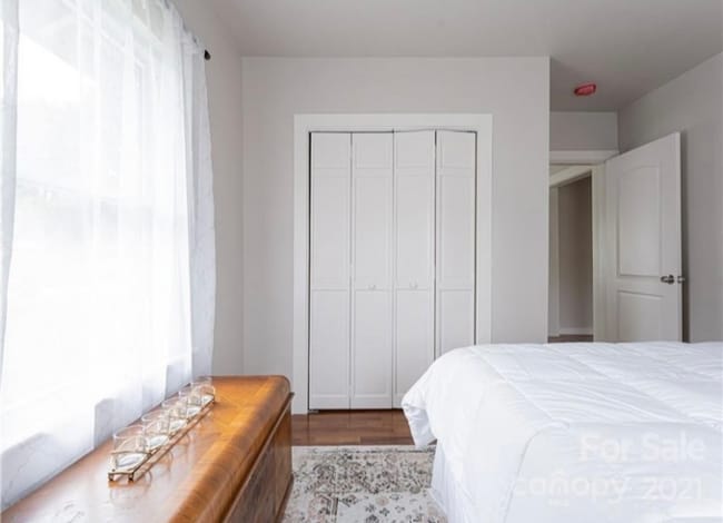 Building Photo - 338 N Main St