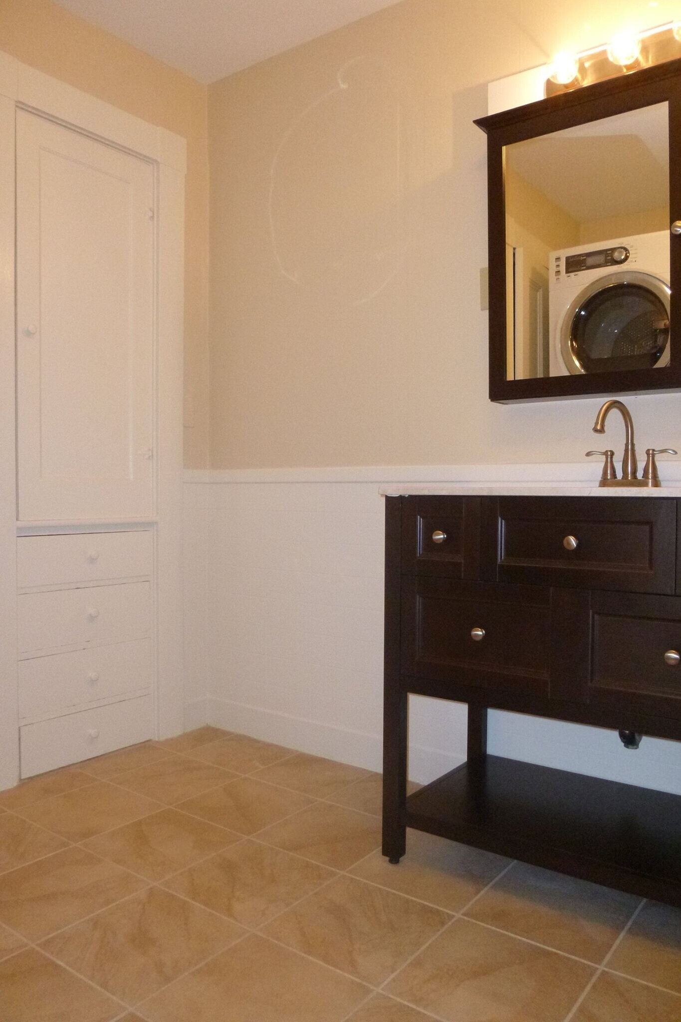 Bathroom - 293 High St