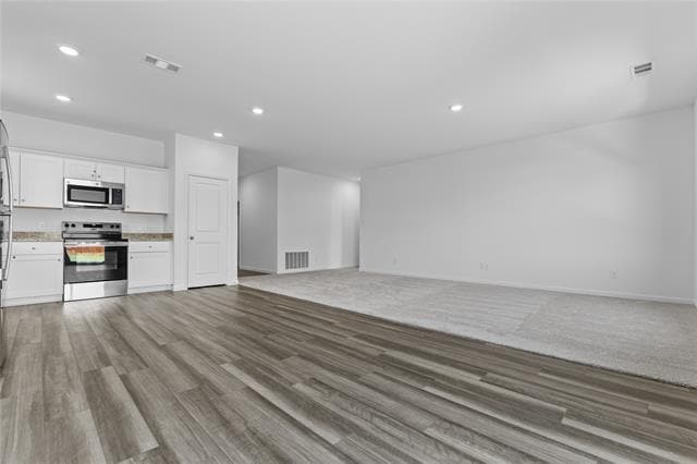 Building Photo - 4920 Weymouth Dr