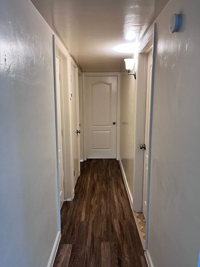 Building Photo - 7130 E 30th St