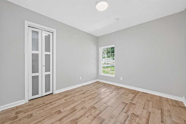 Building Photo - 18747 Woodridge Dr