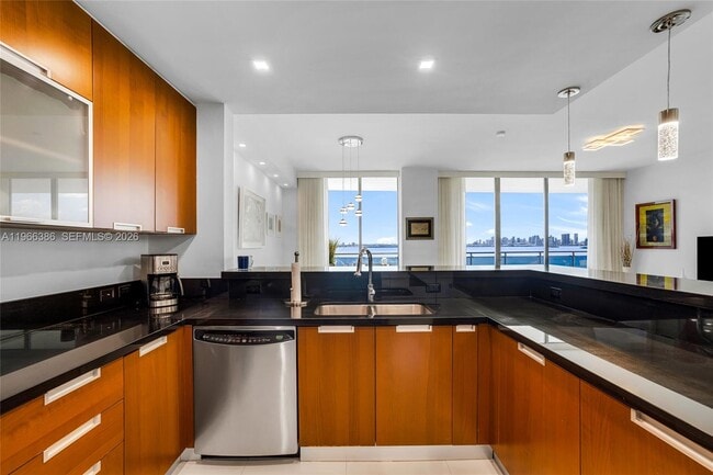 Building Photo - 7901 Hispanola Ave