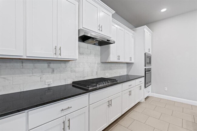 Building Photo - 113 Fair Oaks Dr