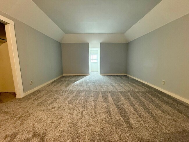 Building Photo - 2-Bed House in Reinbeck