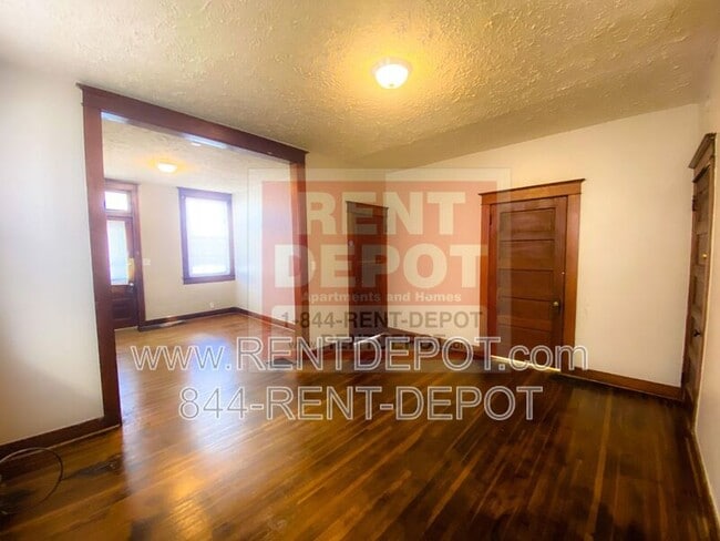 Building Photo - 1731 S Kerth Ave