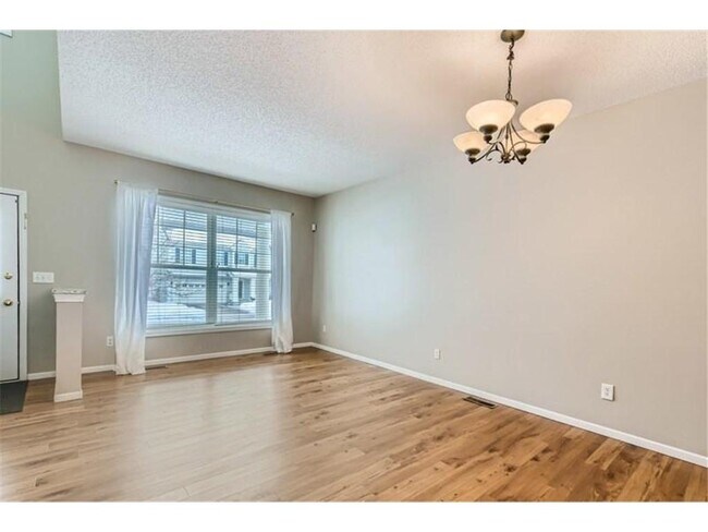 Building Photo - 2340 Kelm St