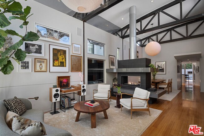Building Photo - 8735 Dorrington Ave