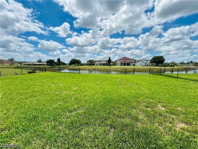Building Photo - 8041 Allamanda Ct