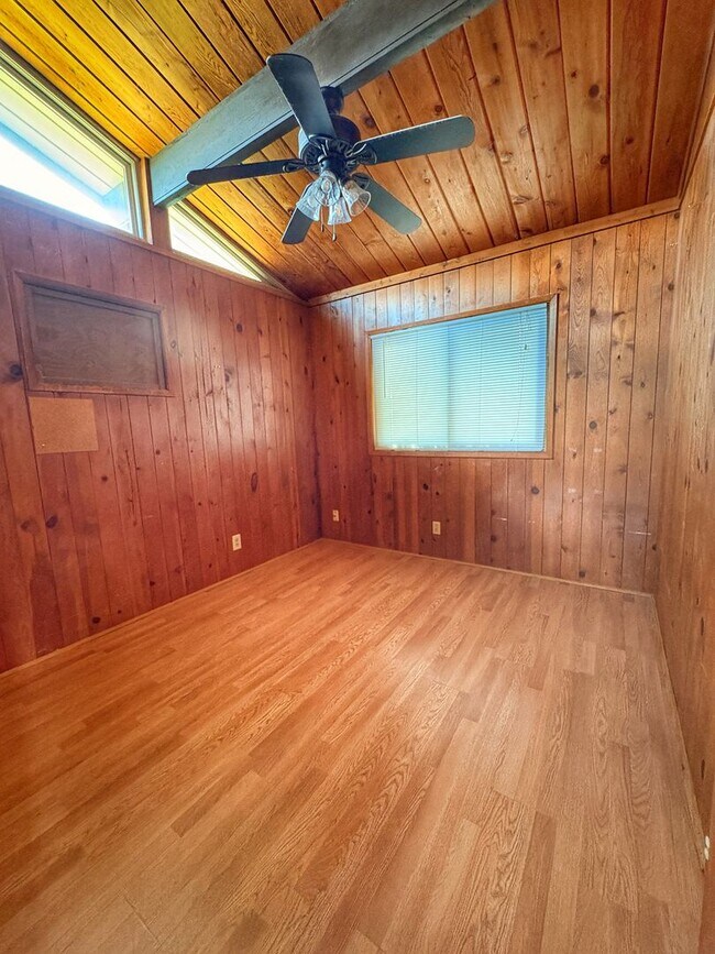 Building Photo - 1343 River Ranch Dr