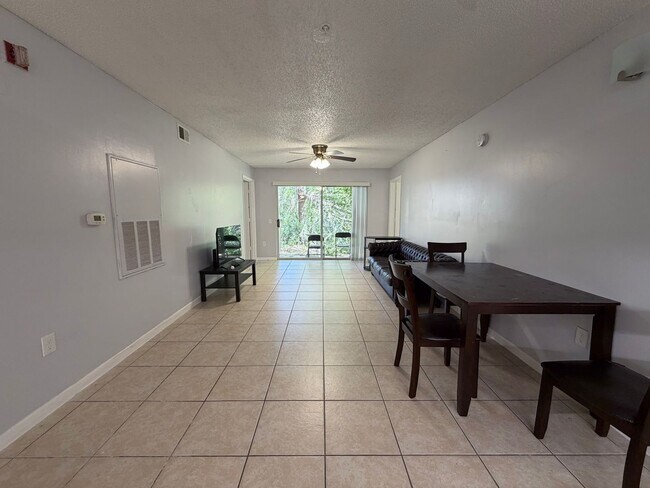 Building Photo - 4BR/4BA Condo off SW 34th Street - available NOW!