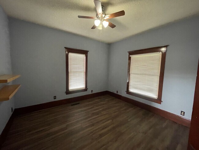 Building Photo - 3 bed 1 bath, country character and historic charm, Large shop, upstairs bonus room ,lots of uniq...