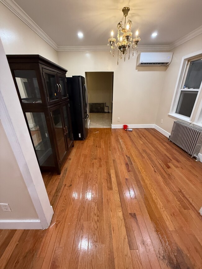 Building Photo - 92-14-14 Silver Rd