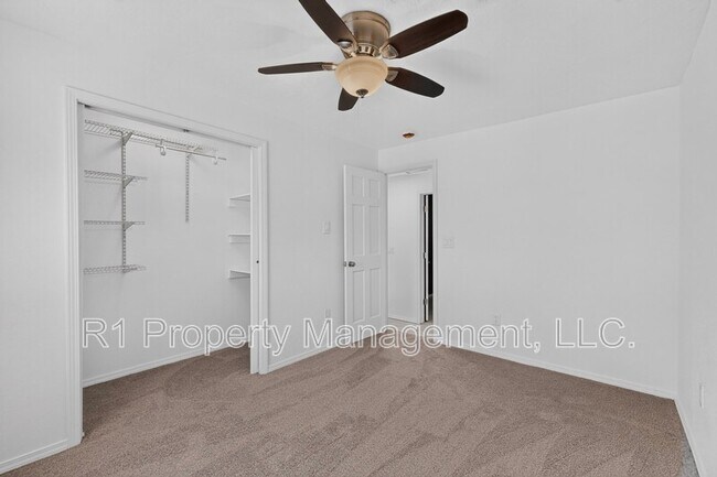 Building Photo - 823 San Lorenzo Ave NW
