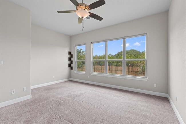 Building Photo - 4660 Katherine Dr