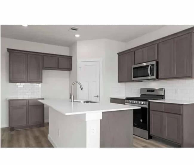 Building Photo - 1218 Amistad Lp