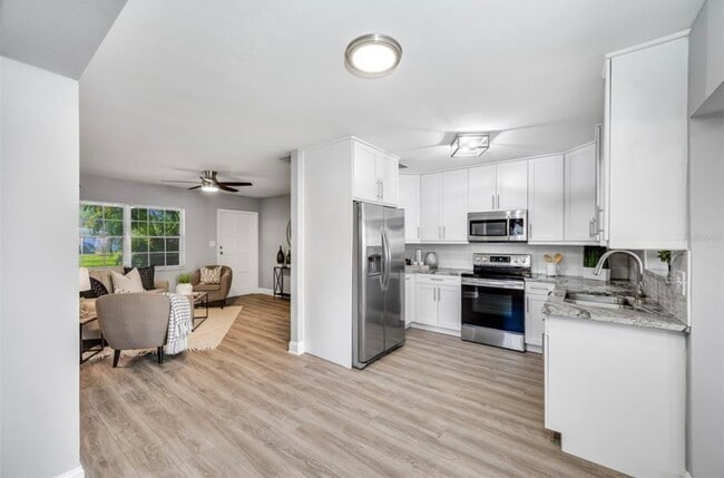 Primary Photo - 3703 W Leila Ave