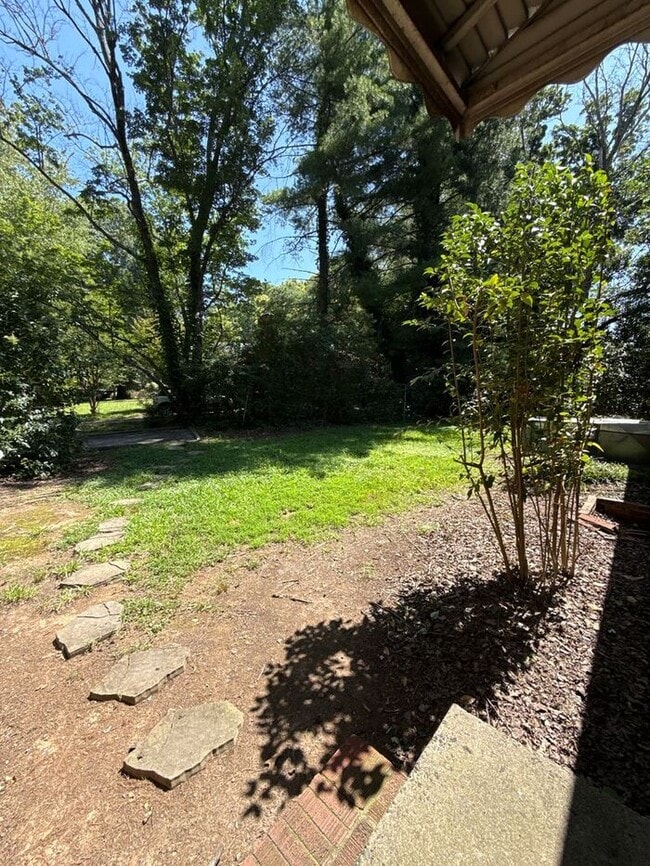 Building Photo - T.R. Lawing Realty Property