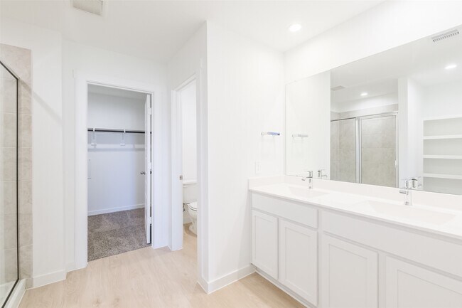 Building Photo - 31718 Hallington Hl Ln