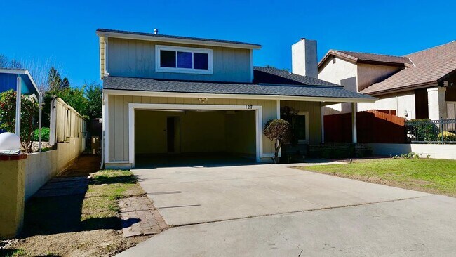 Building Photo - 127 Maple Rd