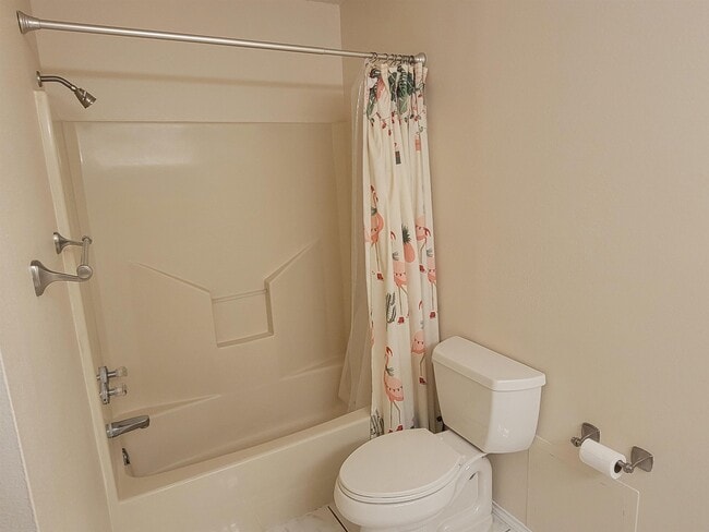 Building Photo - 702 Zebra Dr