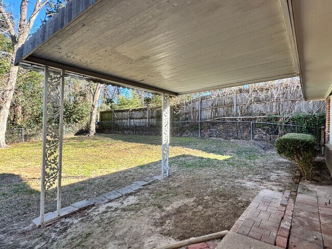 Building Photo - 2810 Roanoke Ln