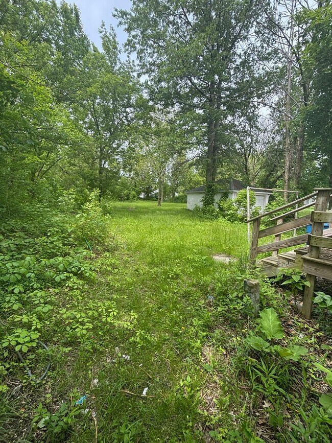 Building Photo - Section 8 Accepted - Spacious 4br/2ba Home