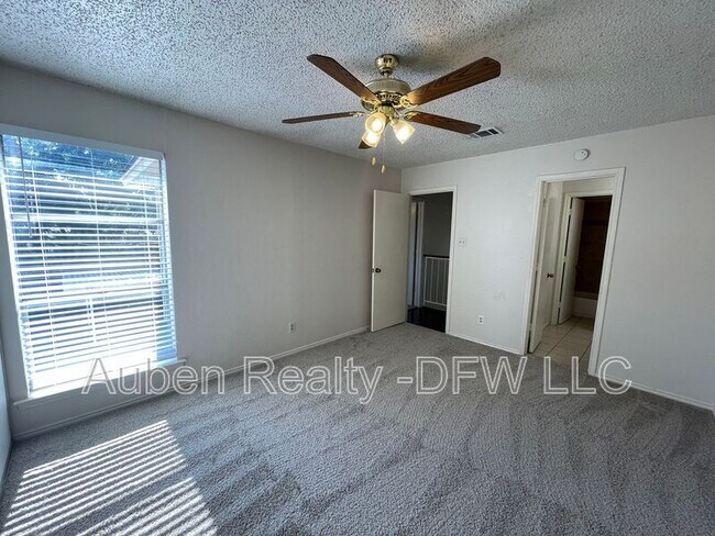 Building Photo - 5524 Lewis Ct