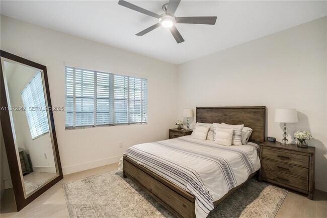 Building Photo - 4183 Pamona Ave