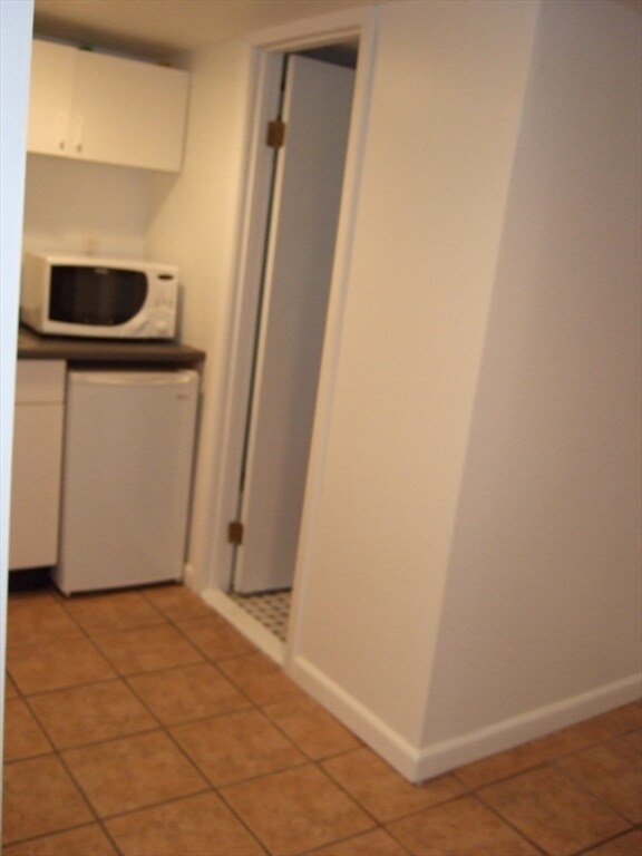 Building Photo - 38 Holman St