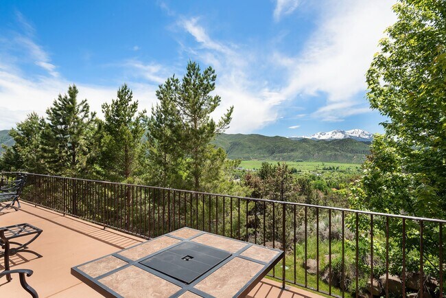 Building Photo - 121 Ridge Rd