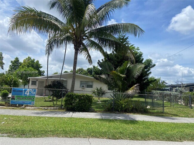 Building Photo - 11530 SW 136th St