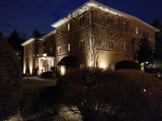 401 E. Alexandria Avenue - 401 E Alexandria Ave