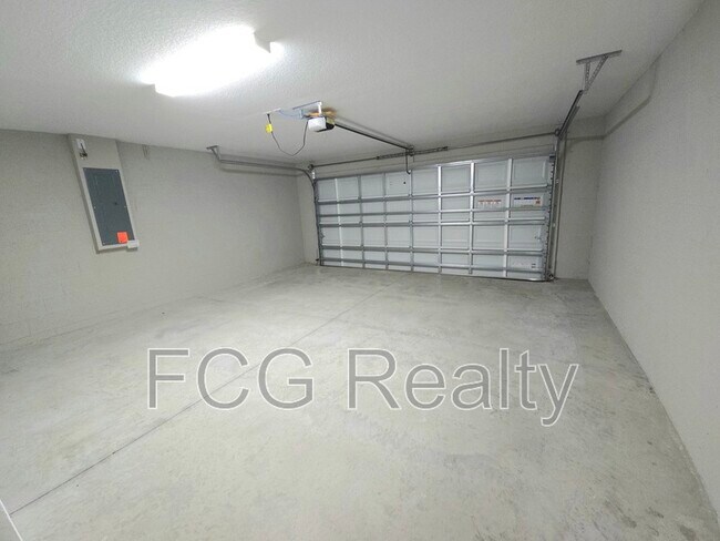 Building Photo - 36 Hemlock Radial Cir