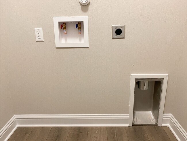 Building Photo - 135 Living Reef Dr