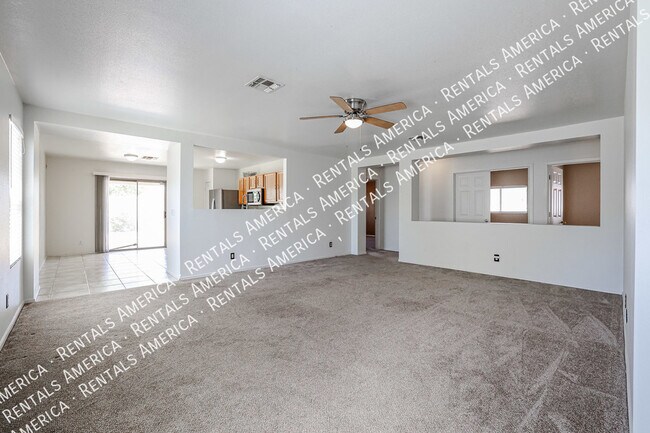 Building Photo - Centrally Located in El Mirage