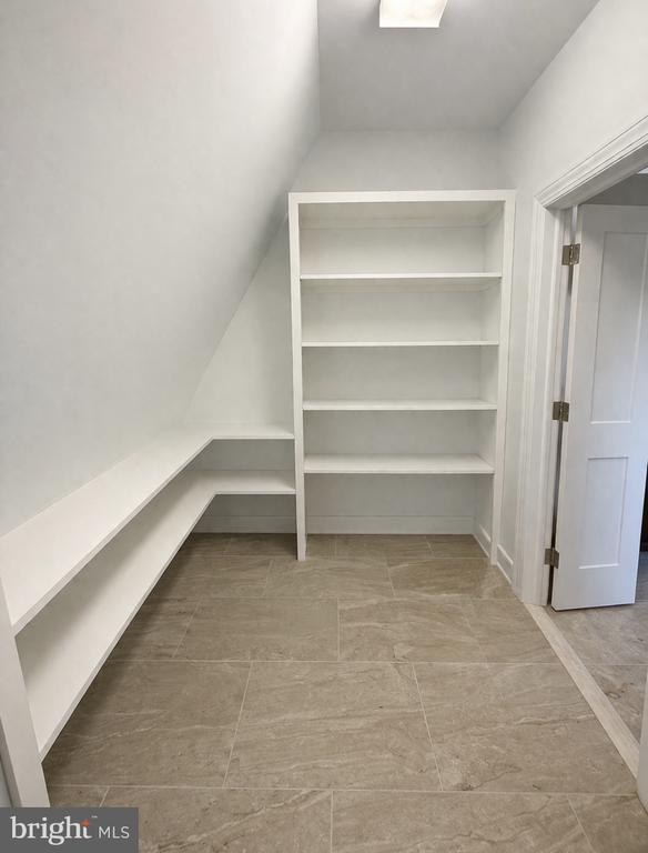 Building Photo - 815 Fayette St