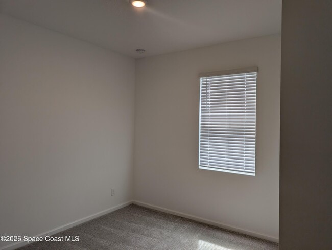 Building Photo - 938 Soleway Ave NW