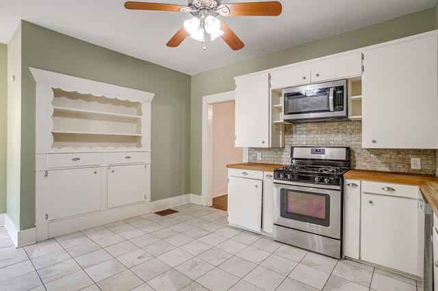 Building Photo - 2312 Mistletoe Ave