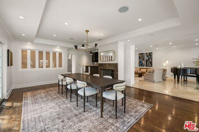 Building Photo - 9023 Alto Cedro Dr