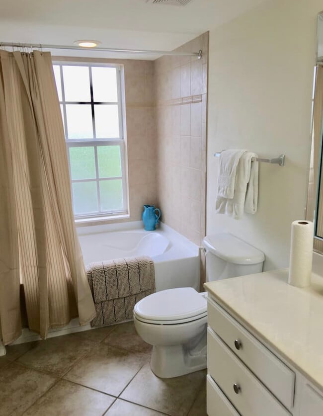 Building Photo - 4105 Residence Drive