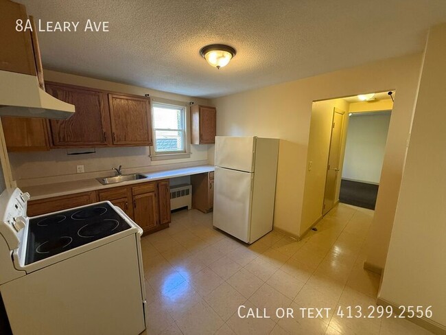Primary Photo - 8 Leary Ave
