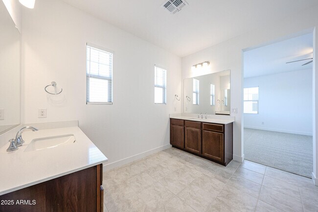 Building Photo - 7662 W Crabapple Dr