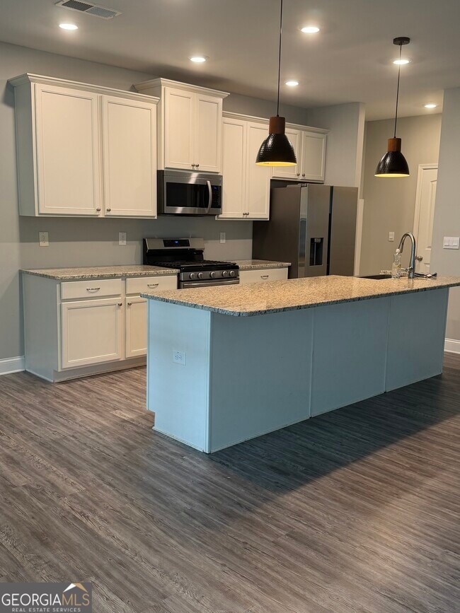 Building Photo - 1120 Riverwalk Manor Dr