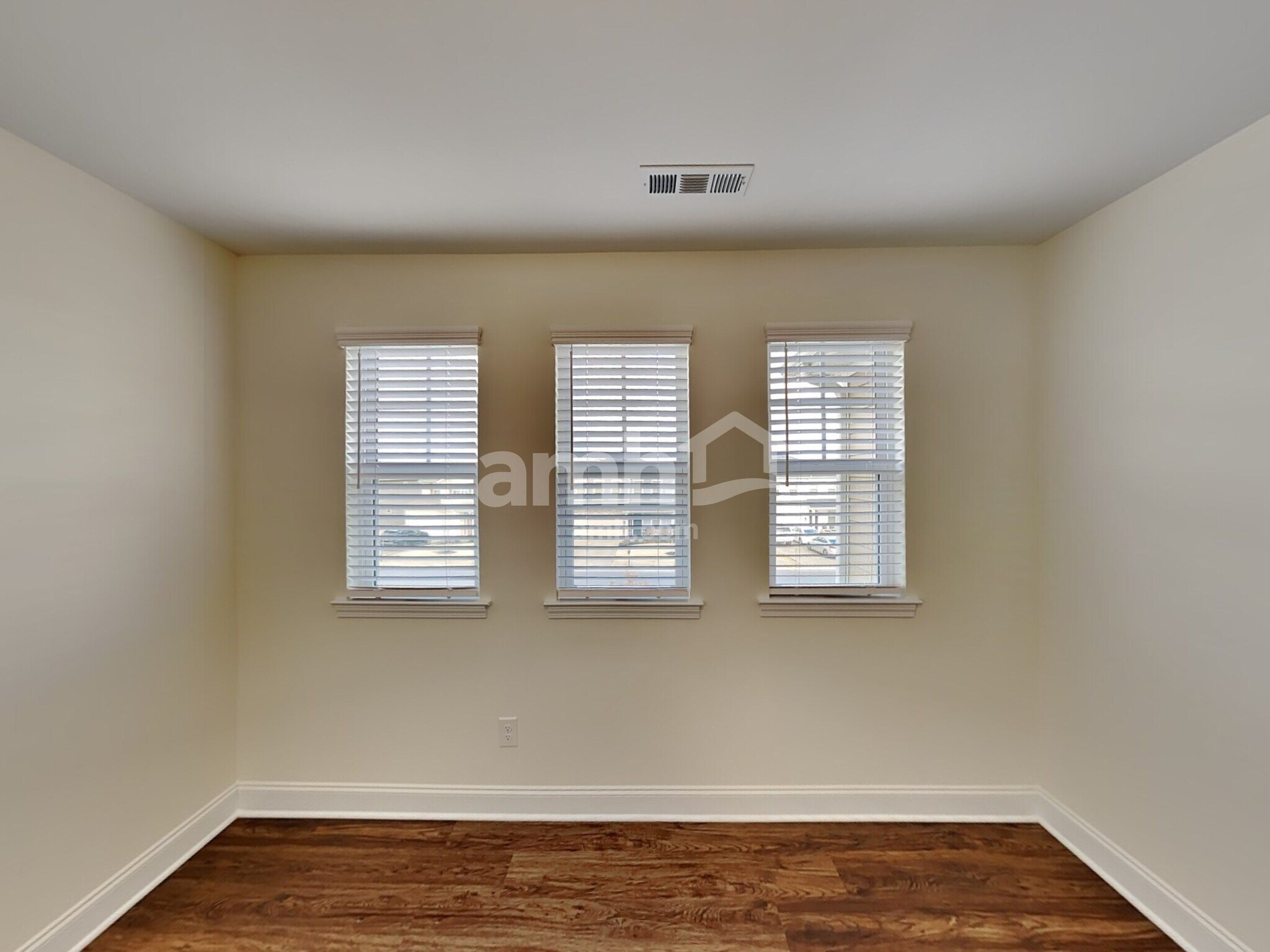 Building Photo - 440 Charity Ln